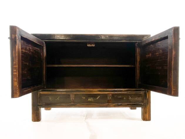 <a href="https://bidadari.es/product/aparador-pintado-a-mano-2/">Aparador pintado a mano.</a>