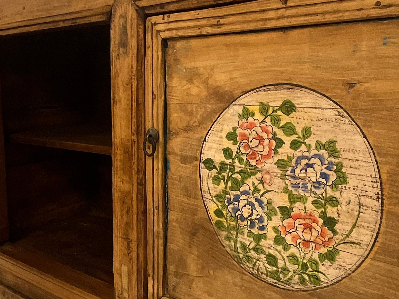 Aparador Circulos con motivos florales. - Imagen 2