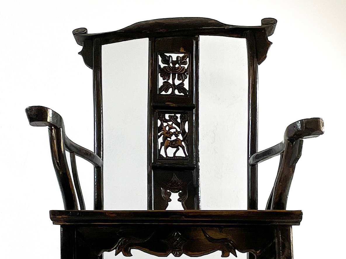 Pareja de sillas oficiales con reposabrazos. - Imagen 2