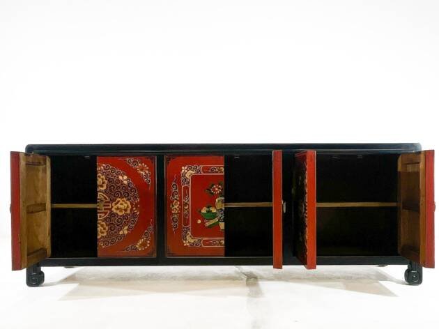 <a href="https://bidadari.es/product/aparador-pintado-a-mano-11/">Aparador pintado a mano.</a>