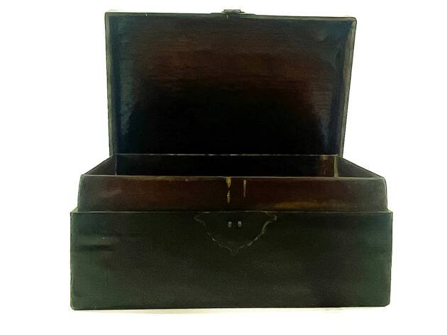 <a href="https://bidadari.es/product/baul-en-su-acabado-original/">Baúl en su acabado original.</a>