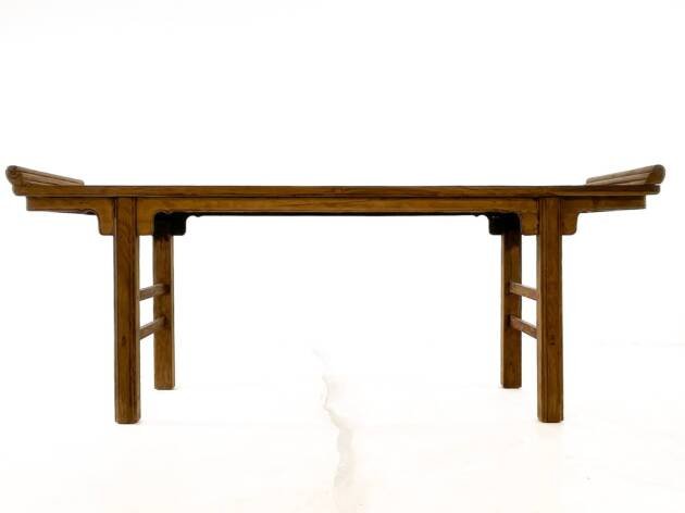 Mesa Altar con bordes invertidos.