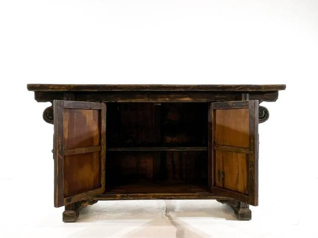 <a href="https://bidadari.es/product/aparador-con-enjutas-talladas-a-mano/">Aparador con enjutas talladas a mano.</a>